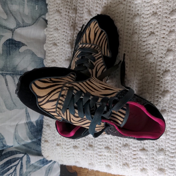 NWT - Lola Ramona Fashion Sneakers - Picture 4 of 7